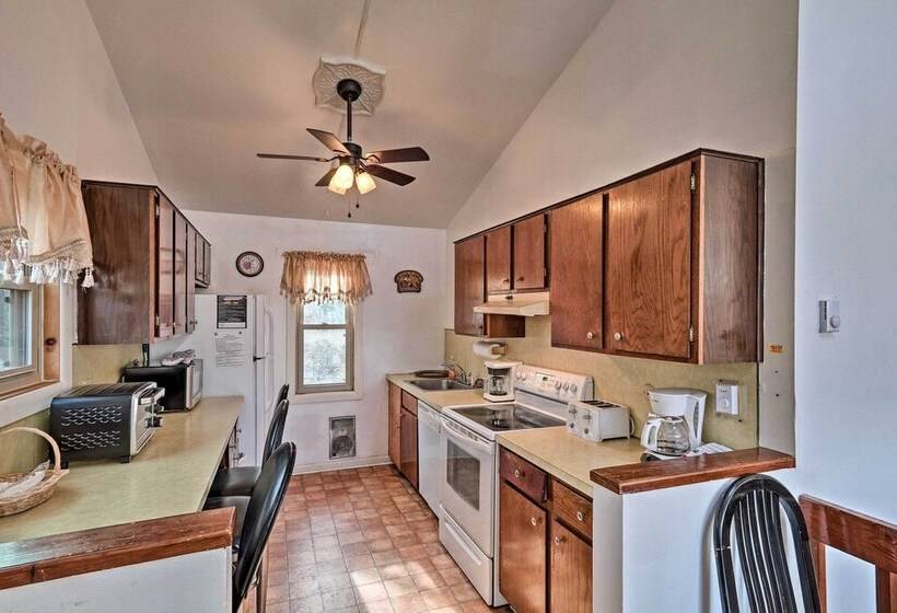 Lake Harmony Home W/ Community Beach Access