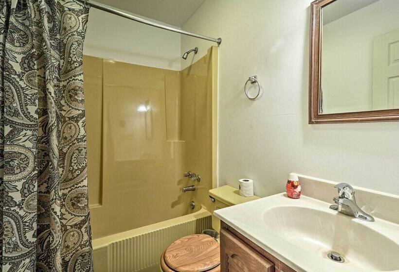 Lake Harmony Home W/ Community Beach Access