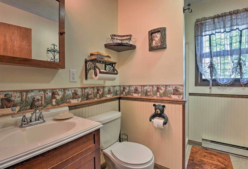 Deck & Big Boulder Views: Lake Harmony House!