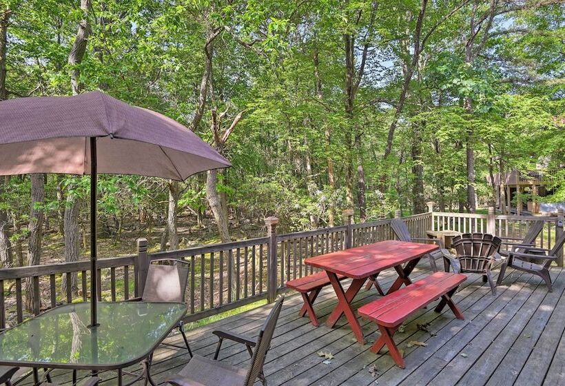 Deck & Big Boulder Views: Lake Harmony House!
