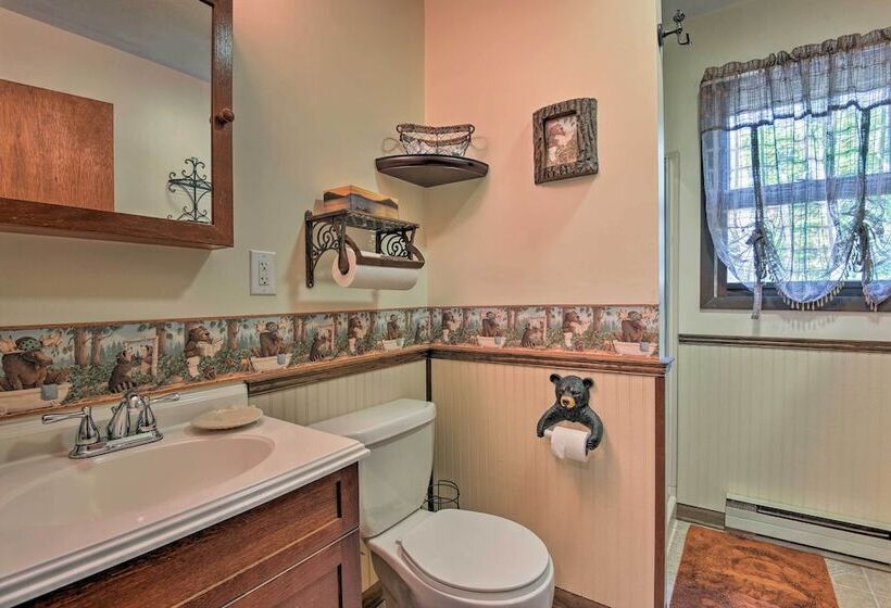 Deck & Big Boulder Views: Lake Harmony House!