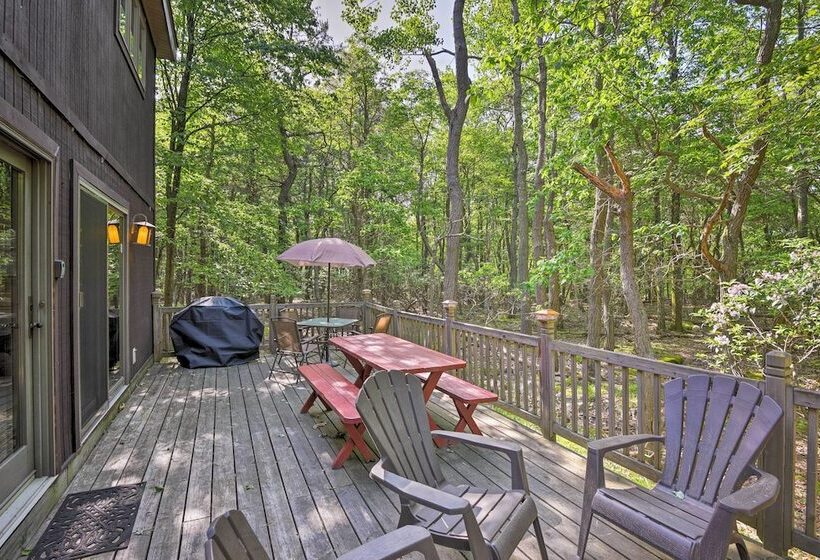 Deck & Big Boulder Views: Lake Harmony House!