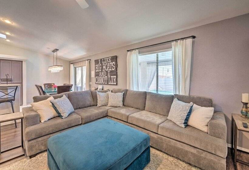 Central Lake Havasu City House: Grill & Ev Charger