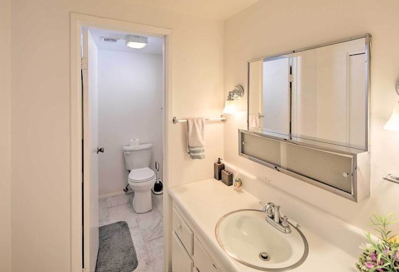 Lake Havasu Home: Heated Pool, 1 Mi To Lake & Town