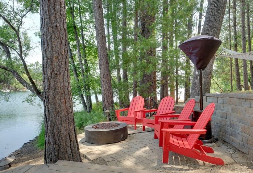 Lake House W/ Pvt. Dock, 30 Mins To Yosemite!