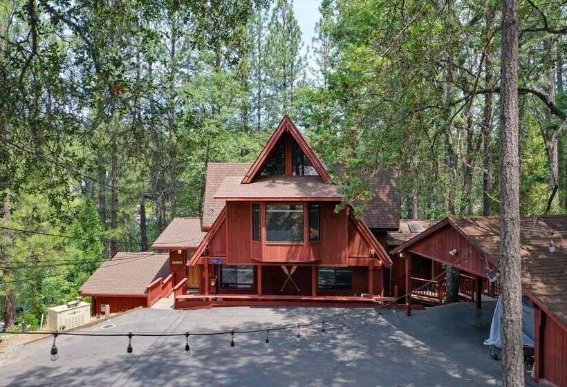 Lake House W/ Pvt. Dock, 30 Mins To Yosemite!