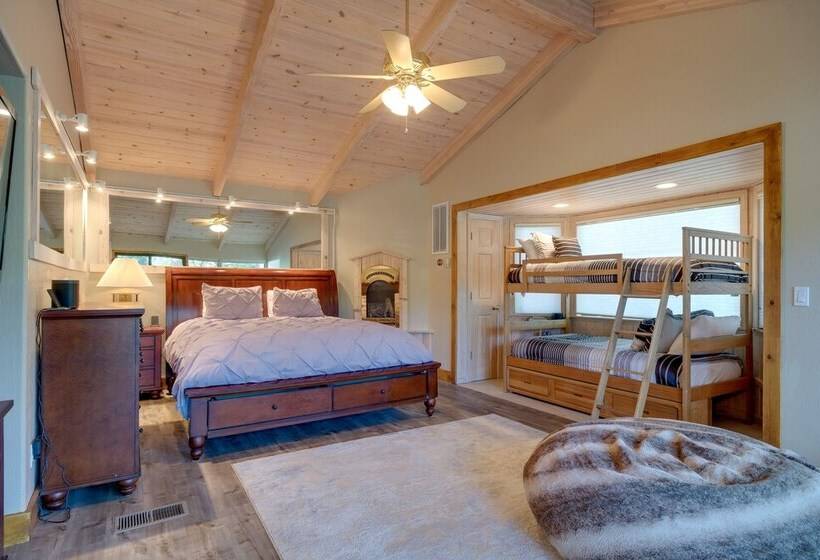 Lake House W/ Pvt. Dock, 30 Mins To Yosemite!