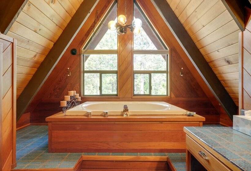 Lake House W/ Pvt. Dock, 30 Mins To Yosemite!