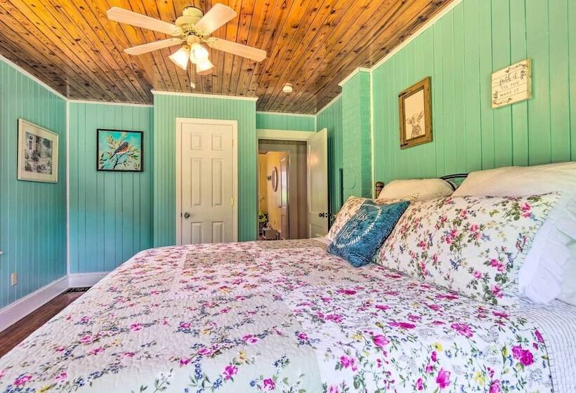 9 Mi To Lake Lure: Cottage W/ Deck & Fire Pits!