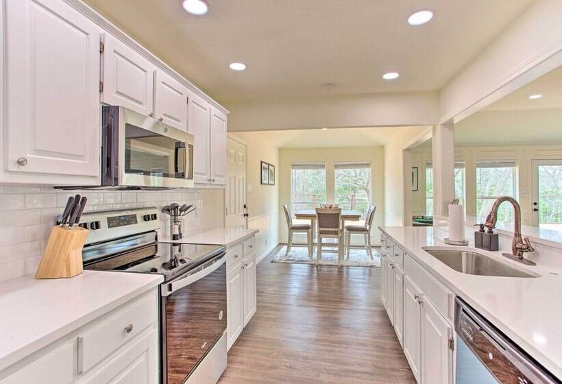 Lake Texoma Retreat W/ Deck < 1 Mi To Marina!