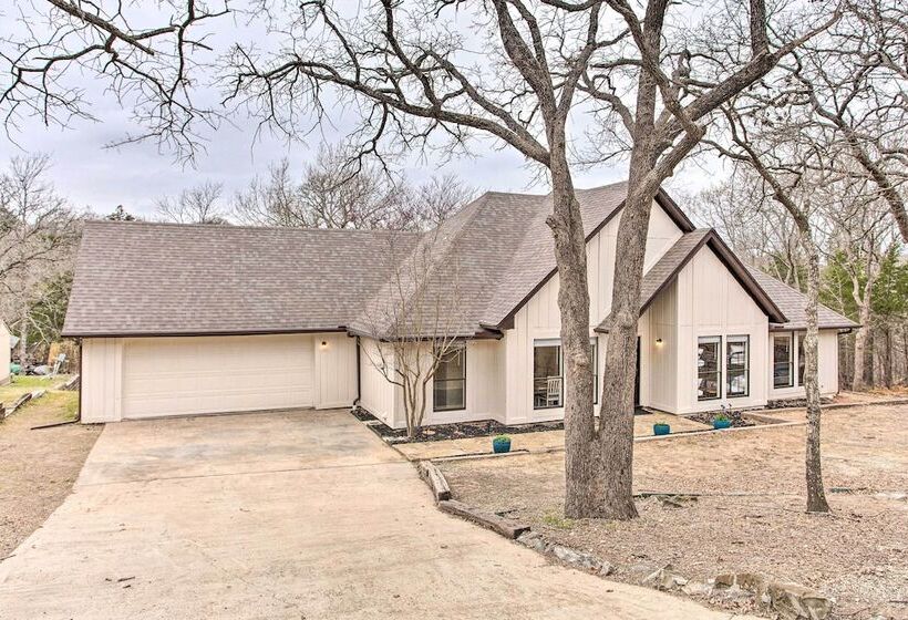 Lake Texoma Retreat W/ Deck < 1 Mi To Marina!