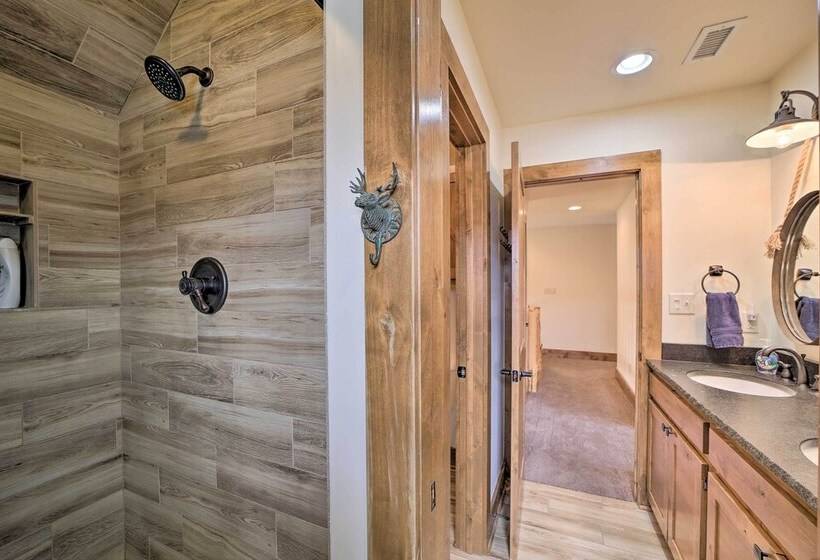 Lakefront Cedar Vale Lodge W/ Private Boat Dock!