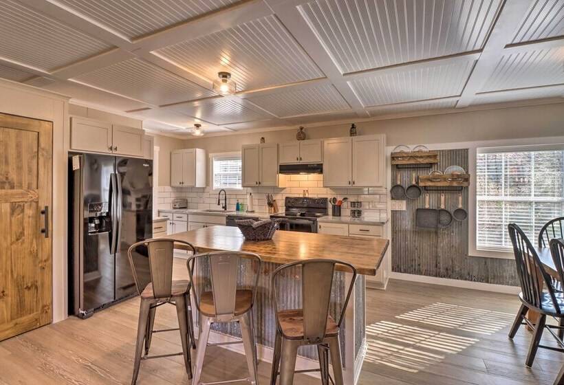 Lakefront Greers Ferry Cabin W/ Covered Boat Slip!