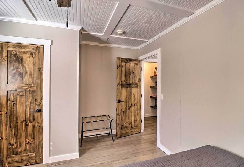 Lakefront Greers Ferry Cabin W/ Covered Boat Slip!