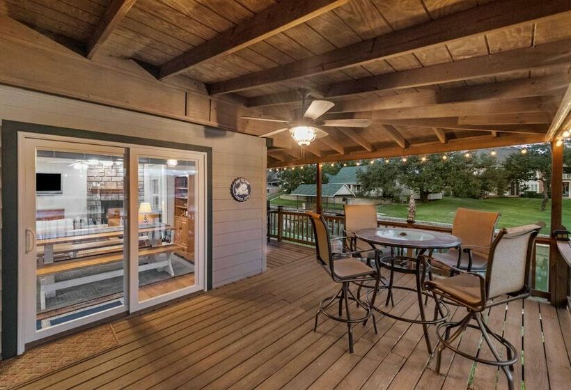 Lakefront Haven ~ 6 Mi To Historic Granbury Square