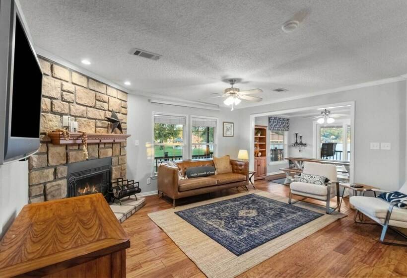 Lakefront Haven ~ 6 Mi To Historic Granbury Square