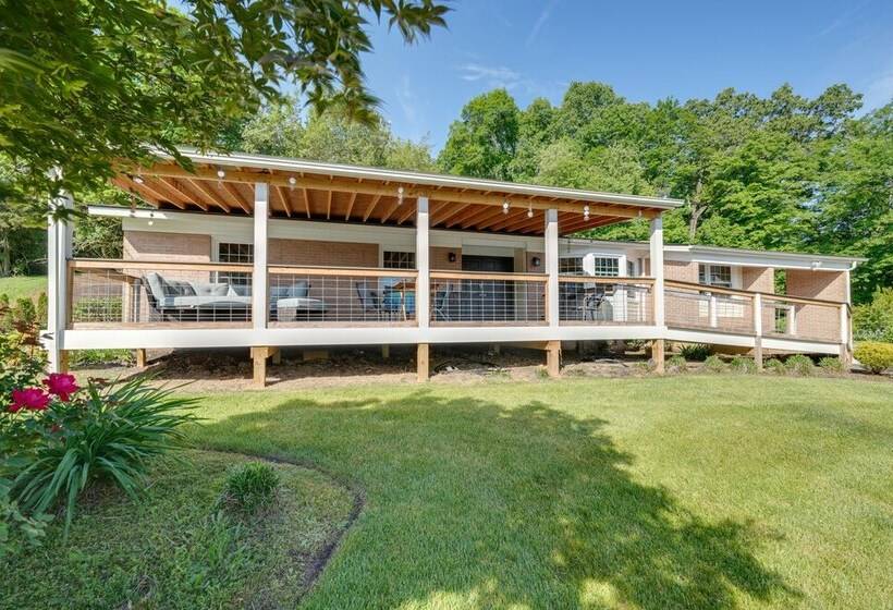 Lakefront Kingsport Home W/ Private Hot Tub!