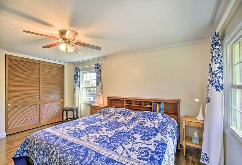 Lakefront Kingsport Home W/ Private Hot Tub!