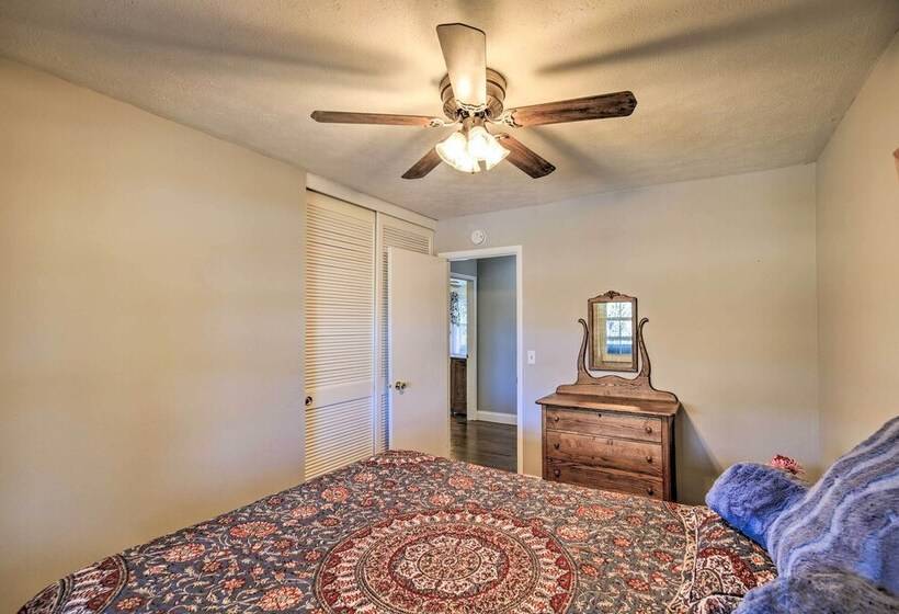 Lakefront Kingsport Home W/ Private Hot Tub!