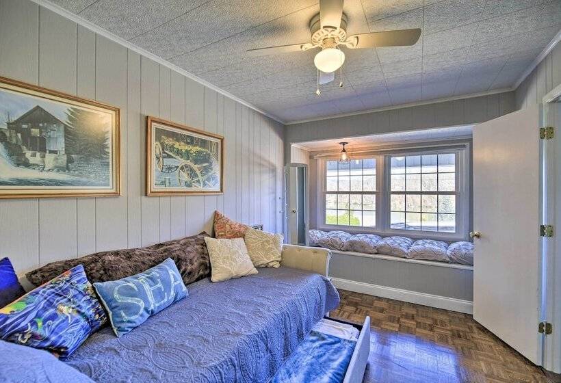 Lakefront Kingsport Home W/ Private Hot Tub!