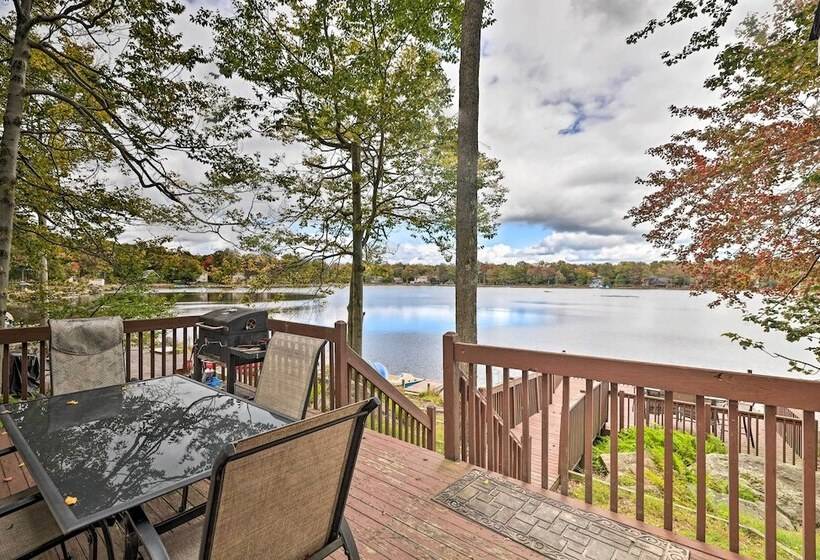 Game Room & Kayaks: Lakefront Poconos Home!