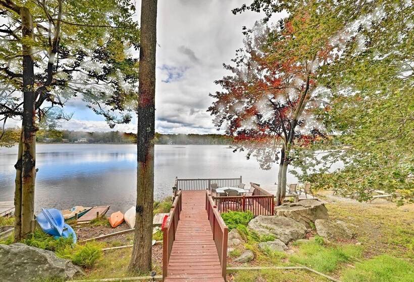 Game Room & Kayaks: Lakefront Poconos Home!