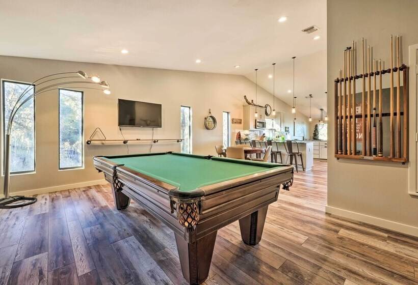 Lakefront Home: Hot Tub & Game Room In Spicewood