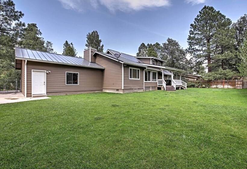 Game Room, Yard, Deck & Fireplace: Lakeside Home