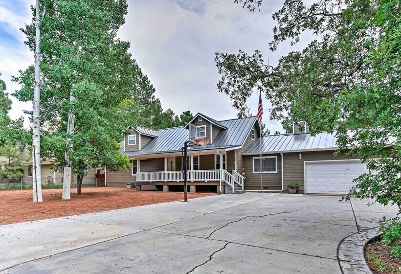 Game Room, Yard, Deck & Fireplace: Lakeside Home