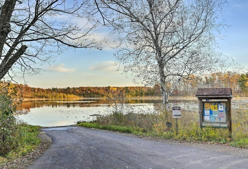 Lakeside Sarona Home: Private Dock & Fire Pit!