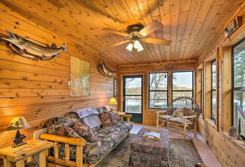 Lakeside Sarona Home: Private Dock & Fire Pit!