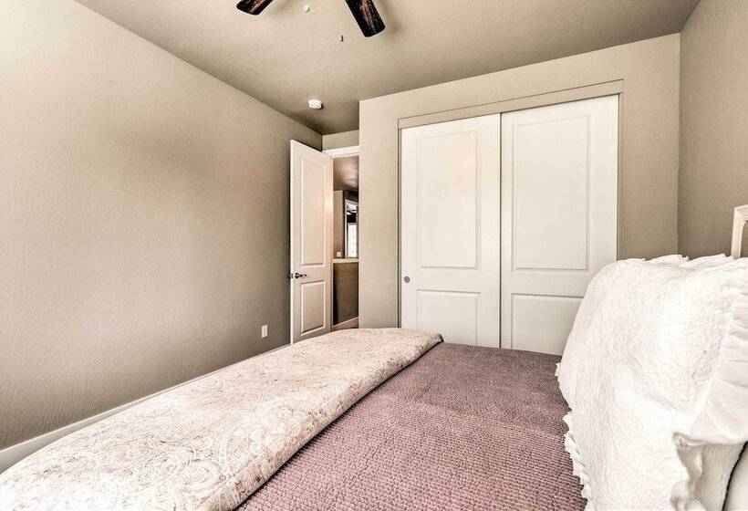 Family Home W/ Deck, 3 Mi To Downtown Flagstaff!