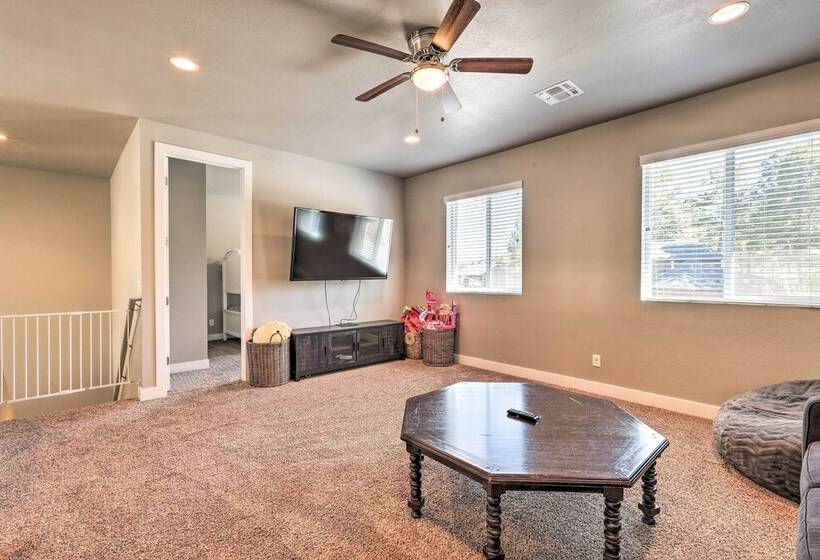 Family Home W/ Deck, 3 Mi To Downtown Flagstaff!