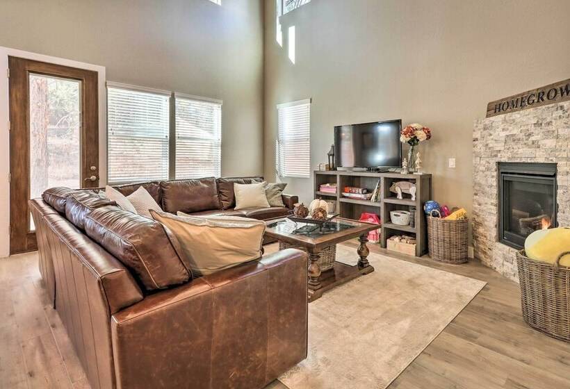 Family Home W/ Deck, 3 Mi To Downtown Flagstaff!