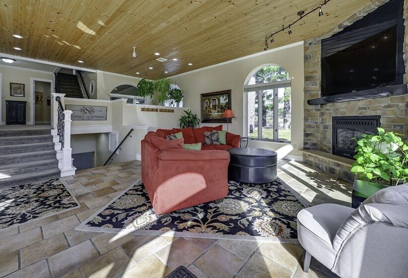 Large Home W/ Indoor Basketball Court + Game Room!