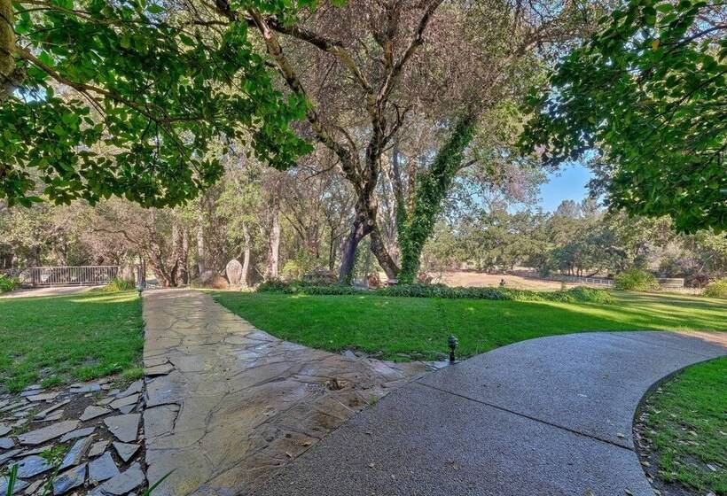 Lavish Sonora Suite On 10 Acres W/ Shared Pool!