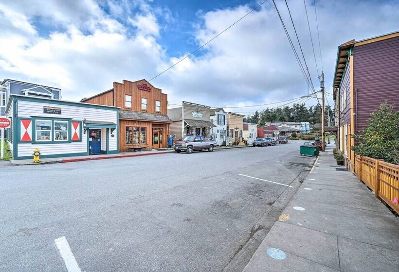 Lovely Coupeville Home W/ Puget Sound Views!