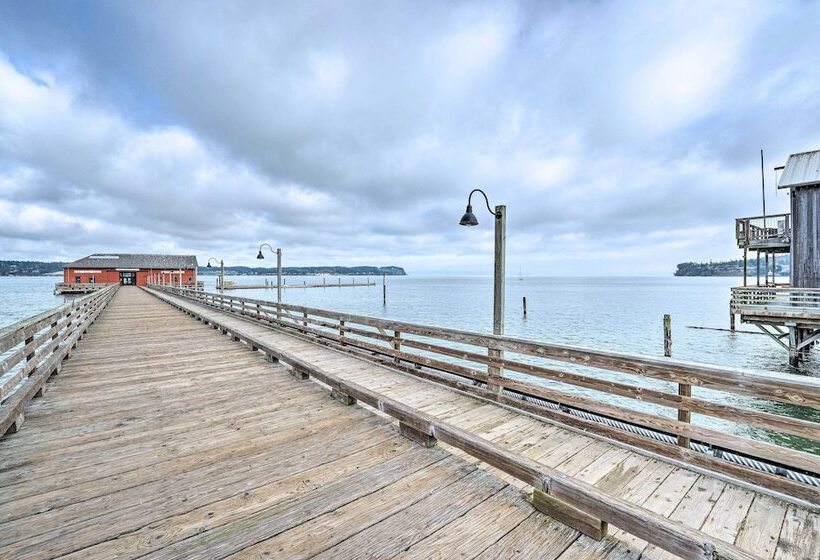 Lovely Coupeville Home W/ Puget Sound Views!