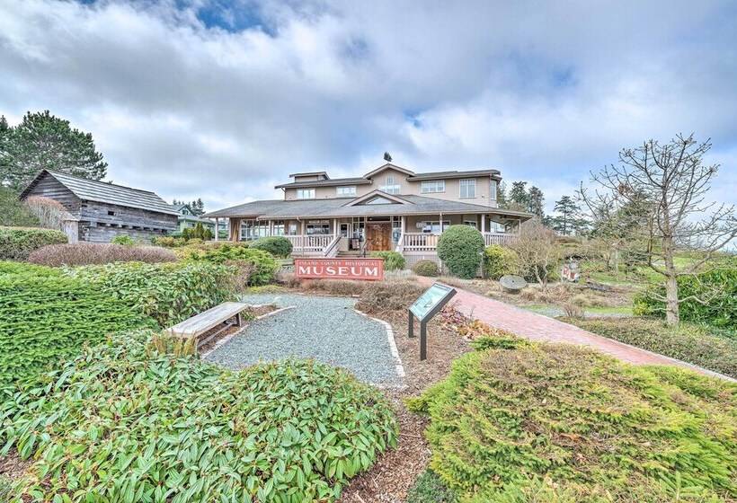 Lovely Coupeville Home W/ Puget Sound Views!