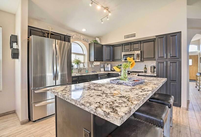 Luxe Gilbert Oasis   Close To Spring Training