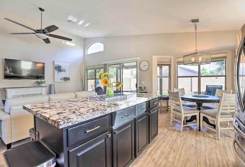 Luxe Gilbert Oasis   Close To Spring Training