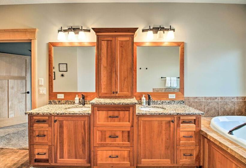 Dock, Hot Tub & Game Room: Luxe Lake Latoka Home