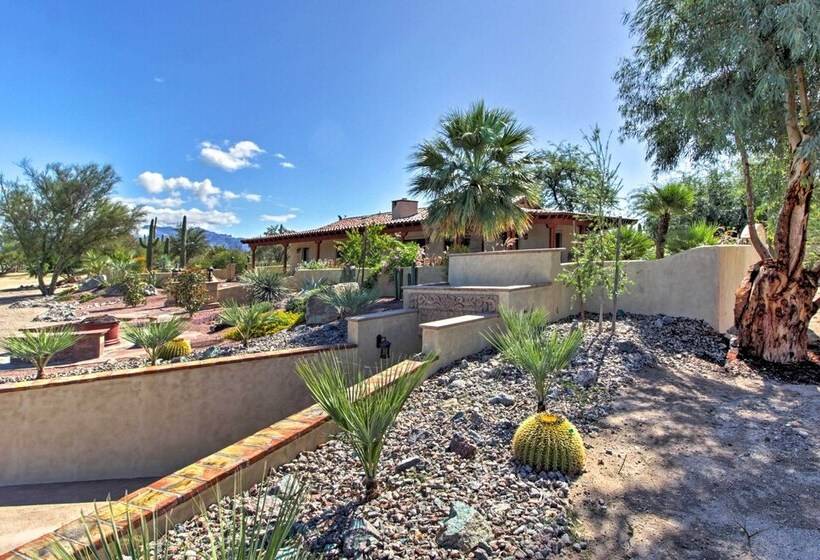Luxe Tucson Vineyard Home W/ Views & Fire Pit