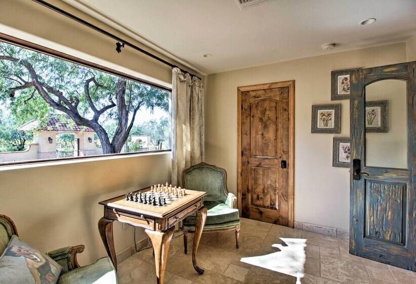 Luxe Tucson Vineyard Home W/ Views & Fire Pit