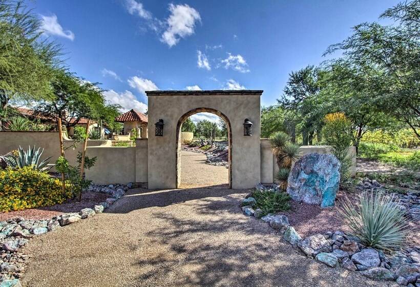 Luxe Tucson Vineyard Home W/ Views & Fire Pit