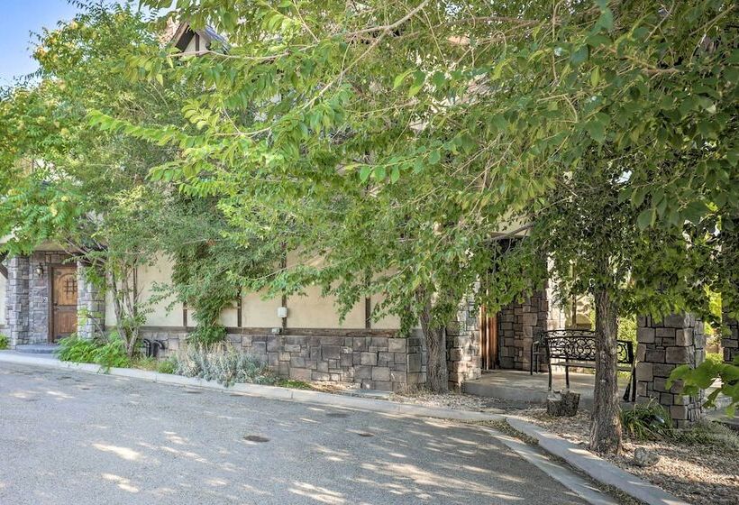 Luxurious Cedar City Getaway: 32 Mi To Brian Head!