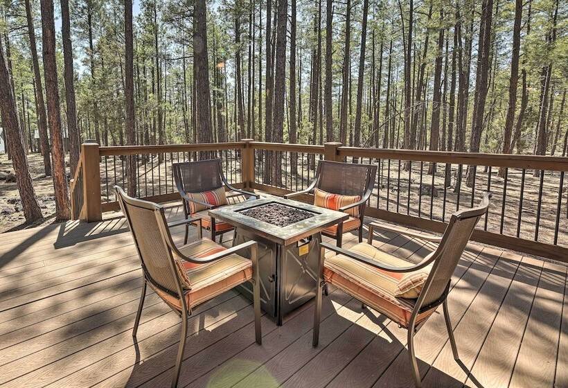 Fire Pit: Family Friendly Lakeside Retreat