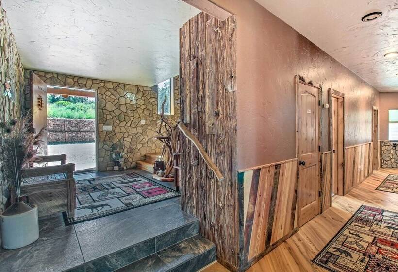 Outdoor Fireplace, Gas Grill: Luxe Heber Cabin!