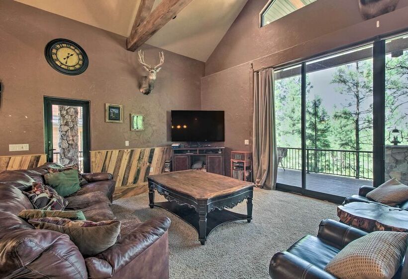 Outdoor Fireplace, Gas Grill: Luxe Heber Cabin!