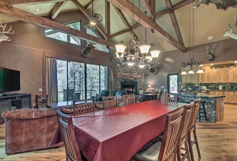 Outdoor Fireplace, Gas Grill: Luxe Heber Cabin!